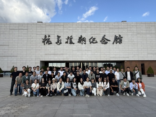 抗美援朝纪念馆合影
